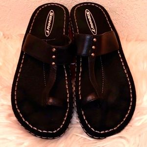 SIDEOUT BLACK LEATHER TOE HOLD SANDAL-NEVER WORN, SZ 9